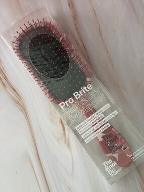 The Knot Dr. Pro Brite Wet & Dry Detangler Hair Brush - Red Flowers